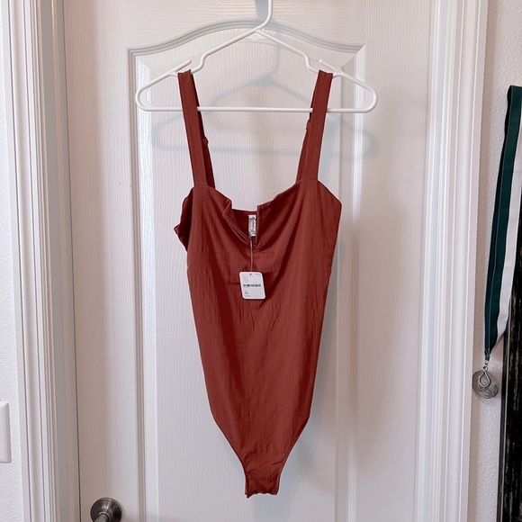 Free People Tops - Free People Adjustable back bodysuit.